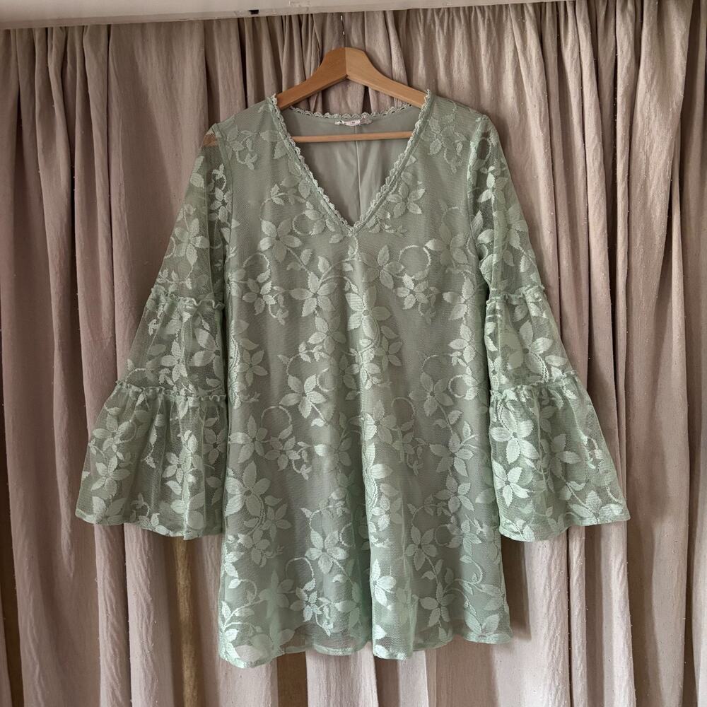Loveriche Sage Green Floral Lace Bell Sleeve Mini Dress V-Neck Boho Size‎ M
